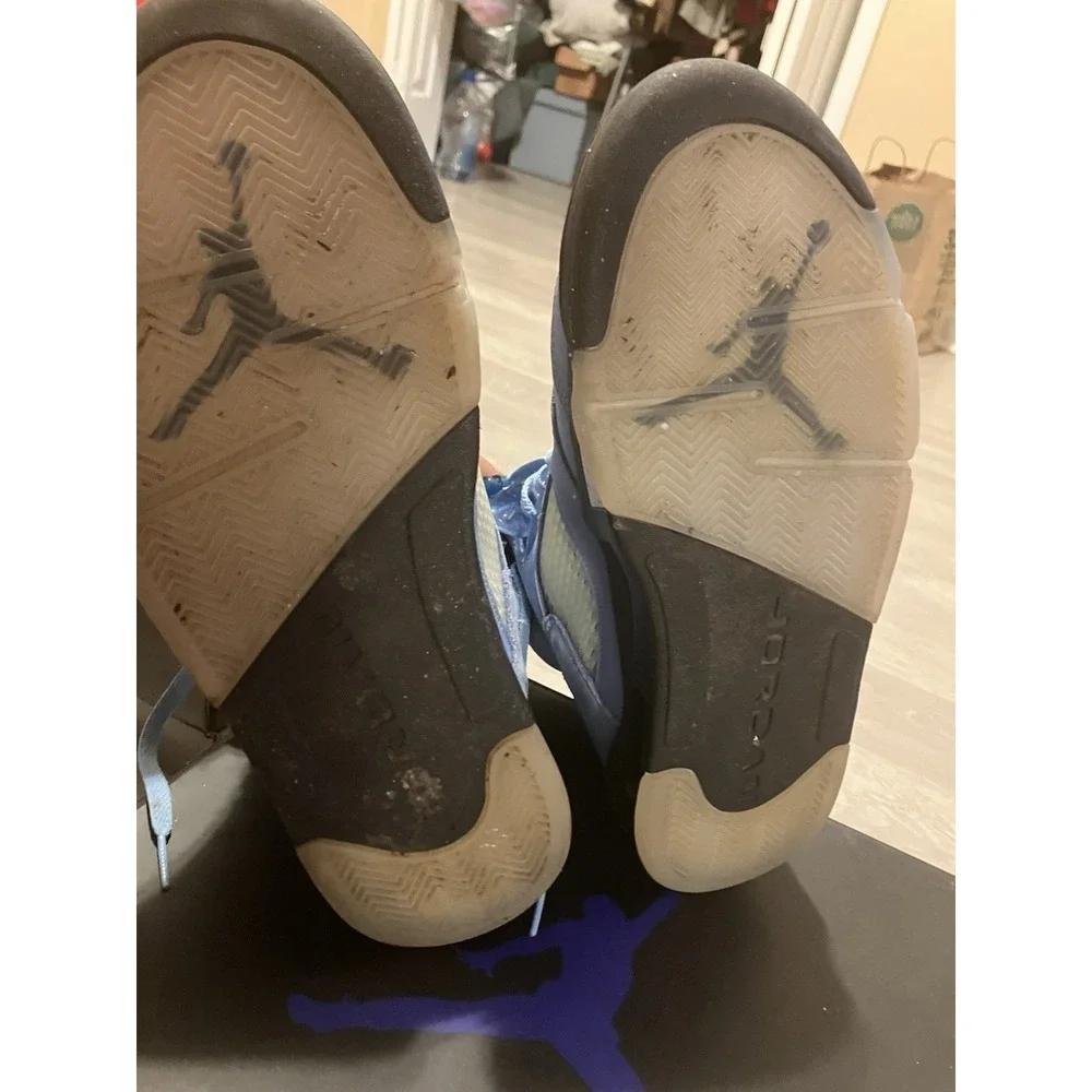 Nike Air Jordan 5 Retro UNC University Blue Sneakers Size 10 DV1310-401